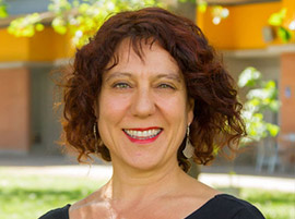 Académica Dariela Sharim