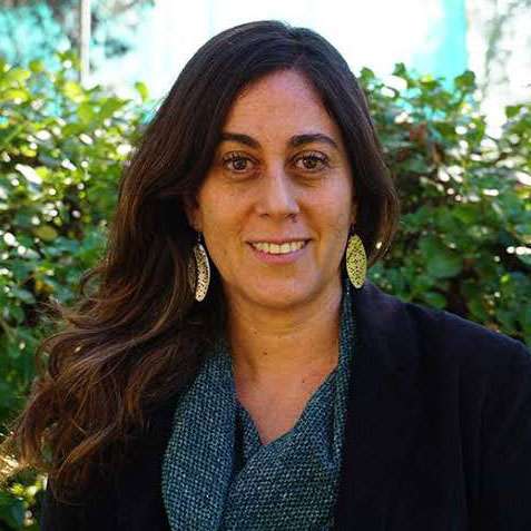 Académica Lucia Nuñez
